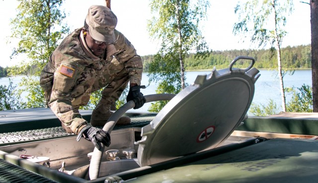 226th CSC Soldiers Provide Purified Water For Saber Strike 18