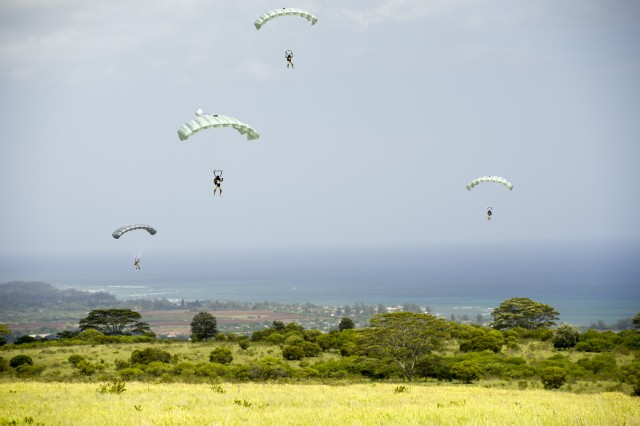 SOCPAC conducts airborne operations during RIMPAC 