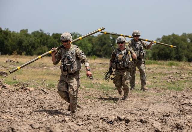 8BEB "Roughriders" conduct breaching operations at Curry Demo