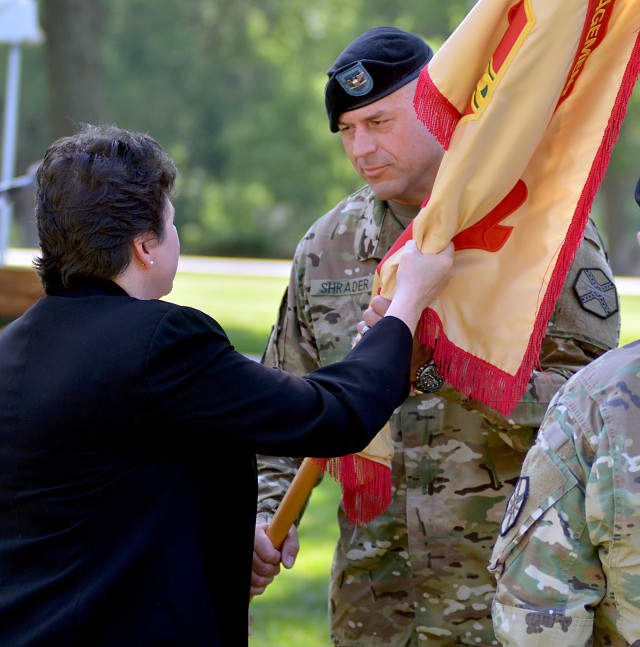 Fort Riley bids farewell to garrison commander, welcomes new leader
