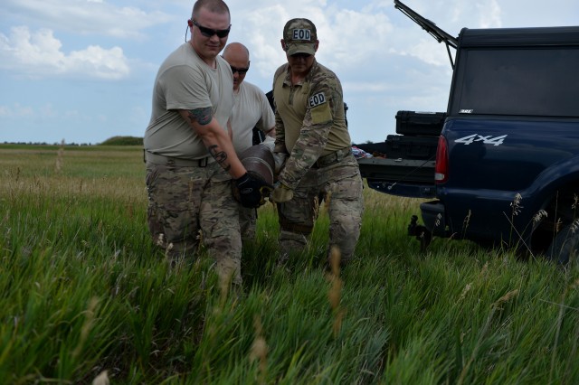 Explosives expert: Ordnance 'weapons of war, not door stops'