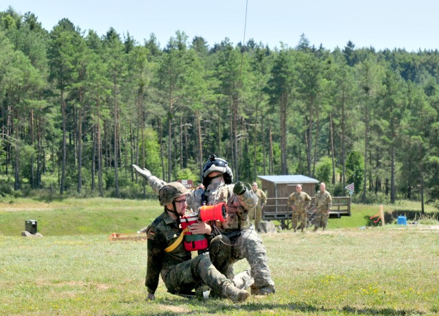 US Soldiers train with German Army Reserve soldiers