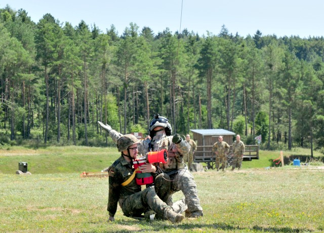 US Soldiers train with German Army Reserve soldiers  