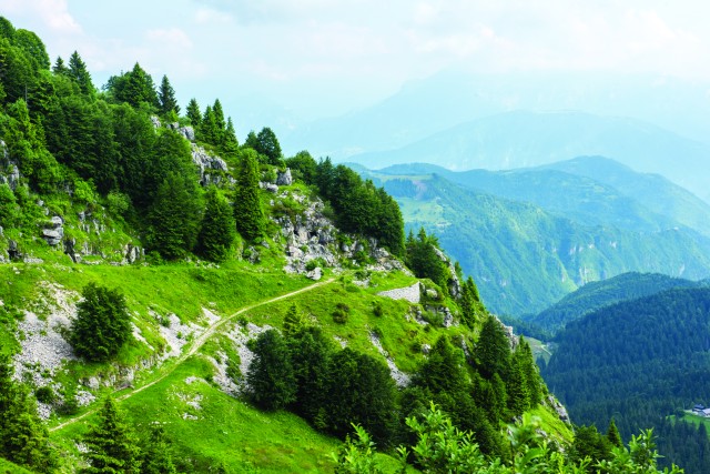 NCOs traverse mountaintop in footsteps of WWI Soldiers