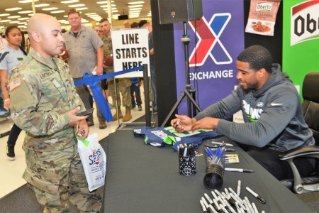 Seahawks LB Bobby Wagner Visits JBLM, Article