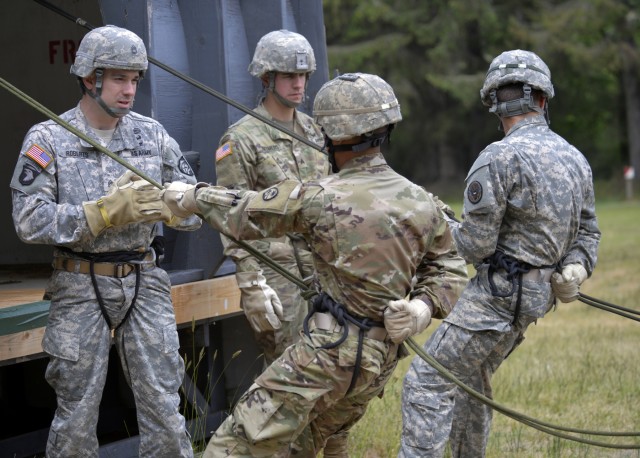 Oregon hosts Warrior Training Center Rappel Master Course