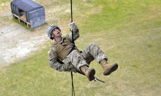 Oregon hosts Warrior Training Center Rappel Master Course