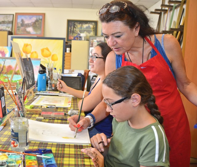Students find instruction, inspiration in MWR art classes