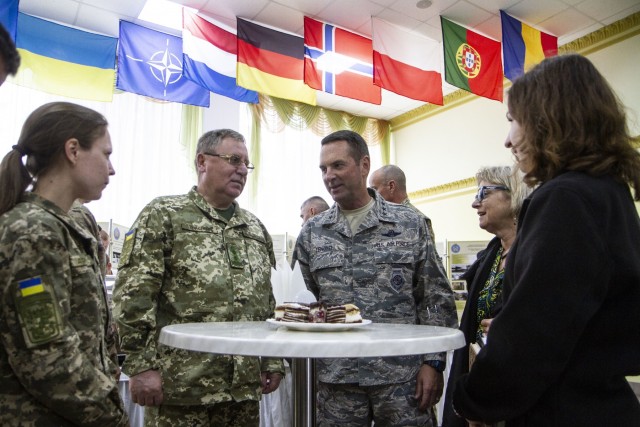 General Lengyel visits Ukraine