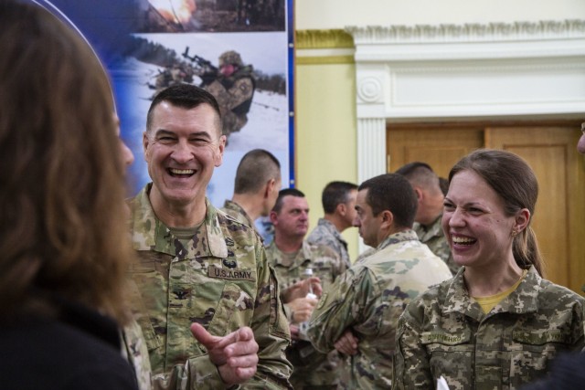 General Lengyel visits Ukraine
