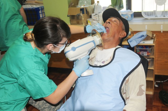 Native American, Vietnam Veteran receives care at Army Reserve IRT clinic