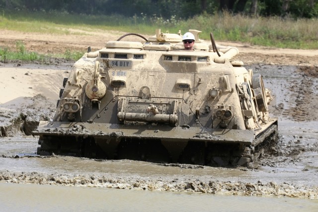 RTS-Maintenance students train in Tracked Vehicle Recovery Course at Fort McCoy