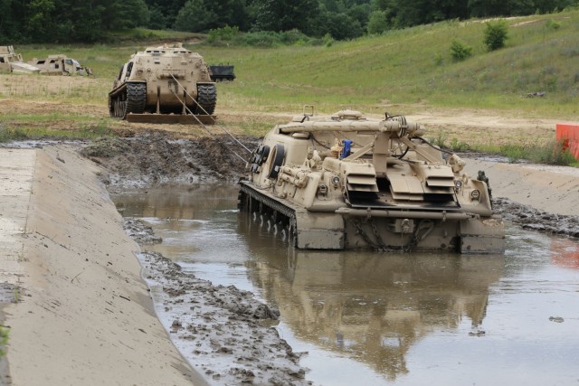 RTS-Maintenance students train in Tracked Vehicle Recovery Course at Fort McCoy