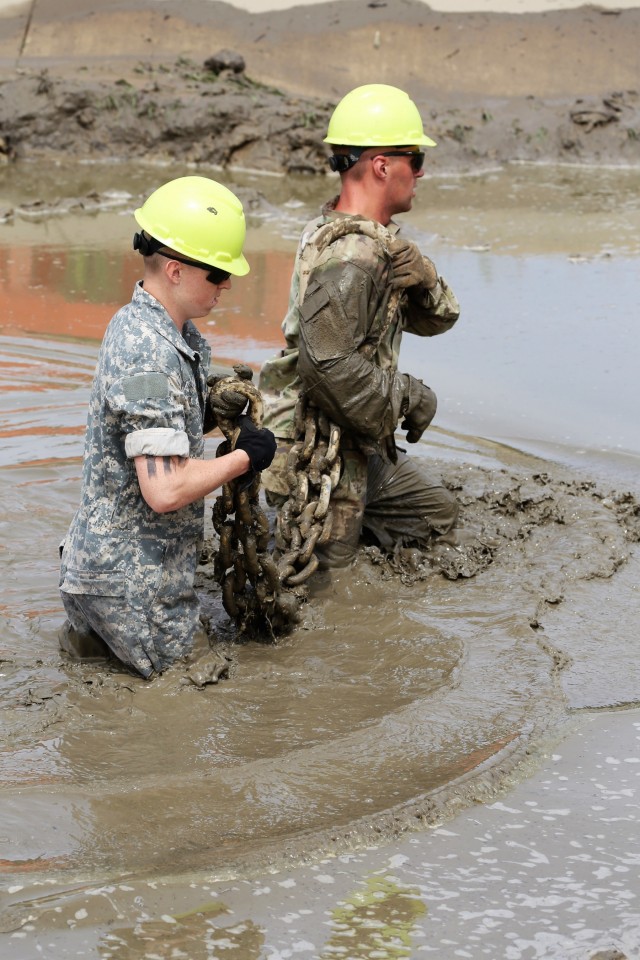 Students build skills in tracked vehicle recovery during RTS-Maintenance course at Fort McCoy