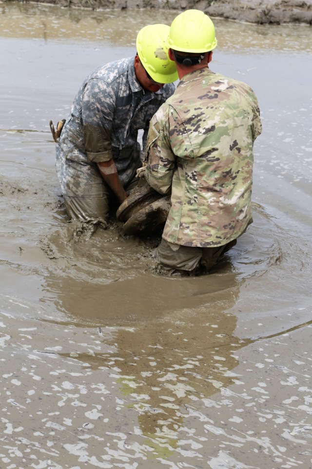 Students build skills in tracked vehicle recovery during RTS-Maintenance course at Fort McCoy
