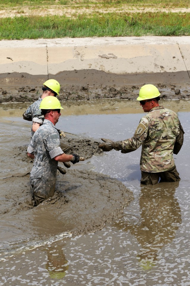 Students build skills in tracked vehicle recovery during RTS-Maintenance course at Fort McCoy