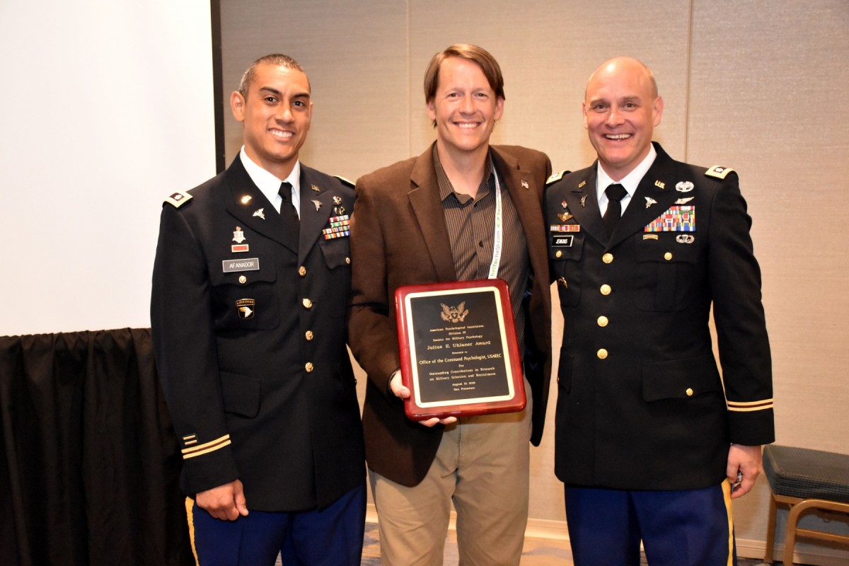USAREC Office of the Command Psychologist receives Uhlaner Award for