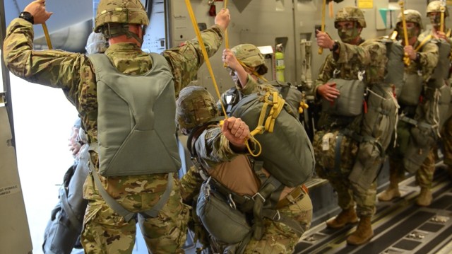2-505 PIR Paratroopers Train to Conduct Joint Forcible Entry