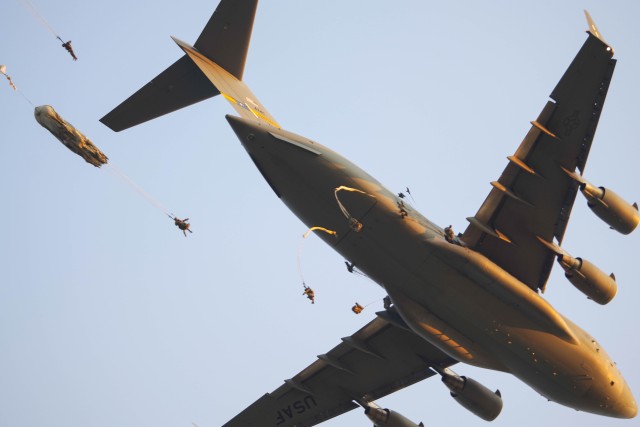 2-505 PIR Paratroopers Train to Conduct Joint Forcible Entry