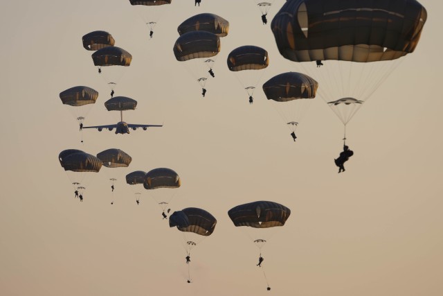 2-505 PIR Paratroopers Train to Conduct Joint Forcible Entry