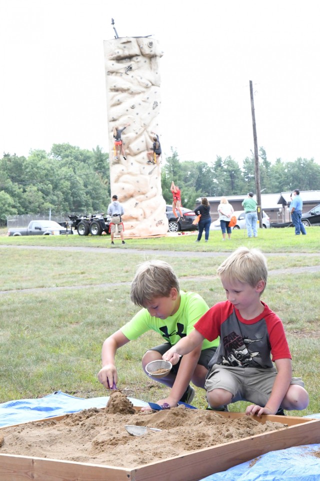Community members get adventurous at Fort Drum's annual outdoor expo