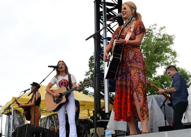 Thousands attend Easton Corbin free Fort Knox centennial concert