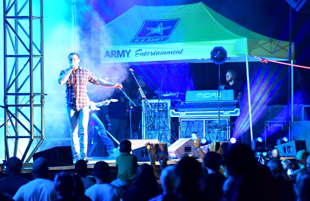 Thousands attend Easton Corbin free Fort Knox centennial concert