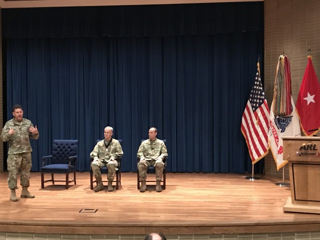 Army Reserve cyber leader receives prestigious award