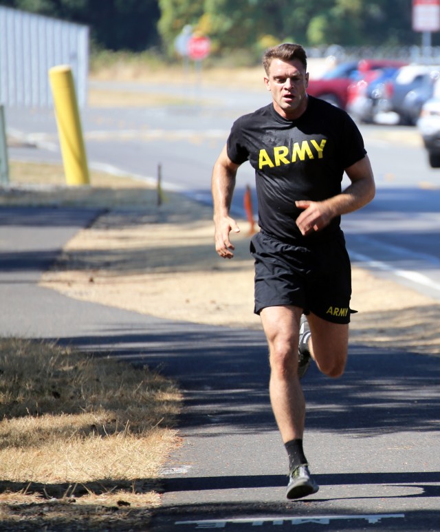 Washington Army National Guard compete in Best Warrior competition