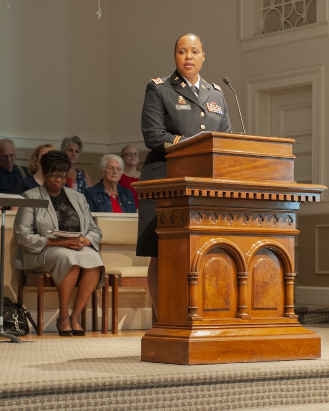 Steele speaks during remembrance ceremony