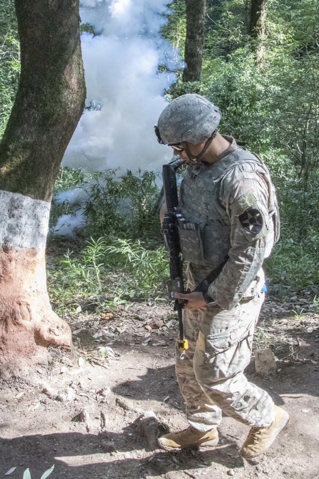 US Soldiers train with Indian counterparts on IED and room clearing tactics