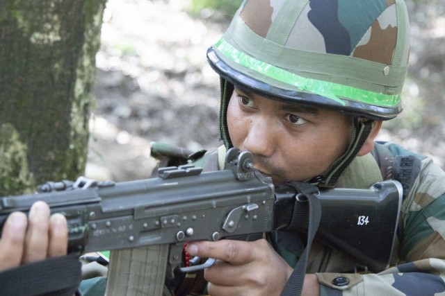 US Soldiers train with Indian counterparts on IED and room clearing tactics