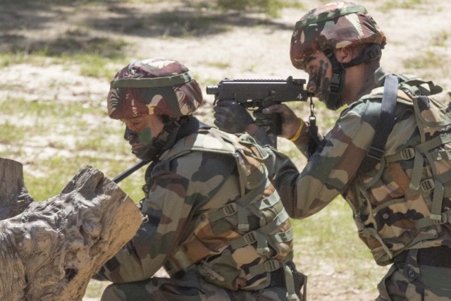 US Soldiers train with Indian counterparts on IED and room clearing tactics