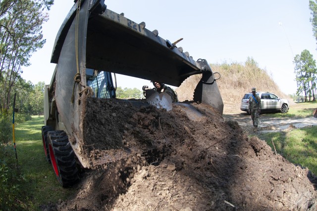 Airborne engineers work with Corps to put 'blades in dirt'