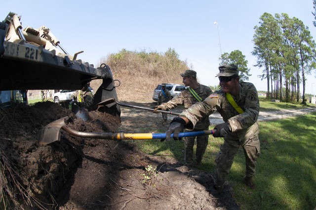 Airborne engineers work with Corps to put 'blades in dirt'