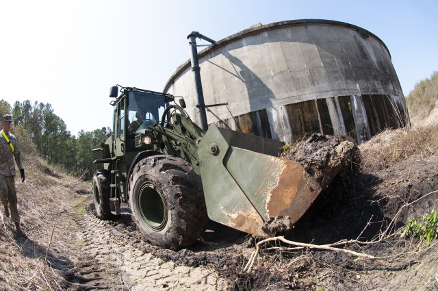 Airborne engineers work with Corps to put 'blades in dirt'