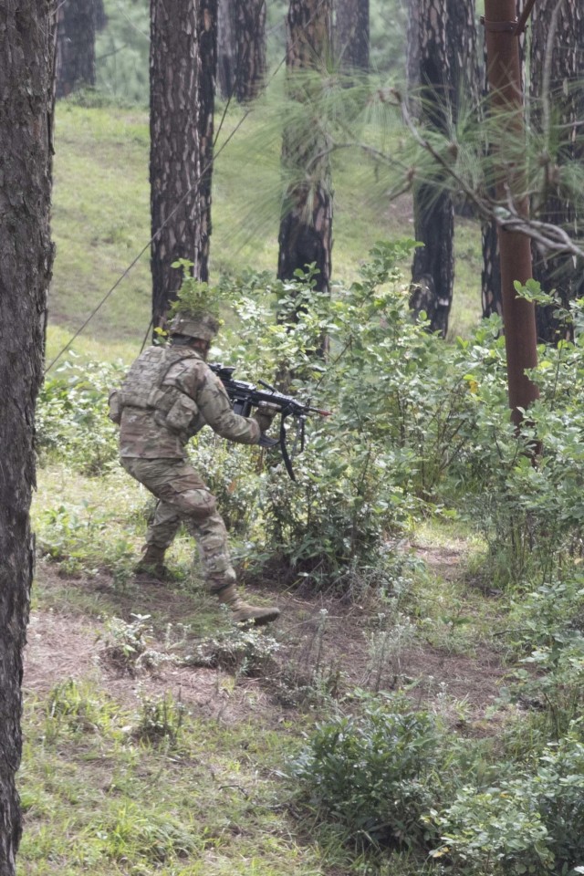 US and Indian soldiers share battle drills, techniques