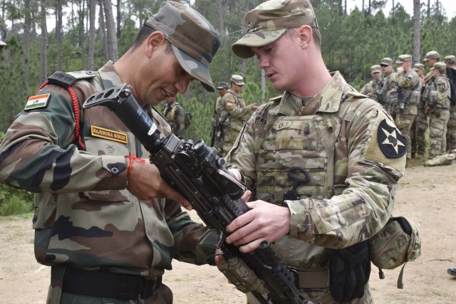 US and Indian soldiers share battle drills, techniques