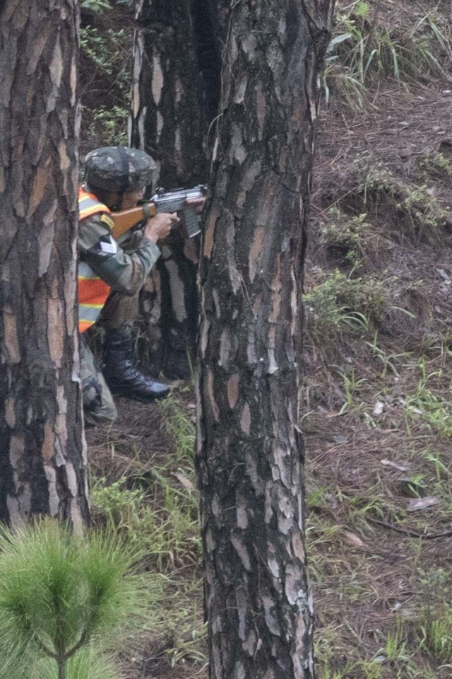 US and Indian soldiers share battle drills, techniques