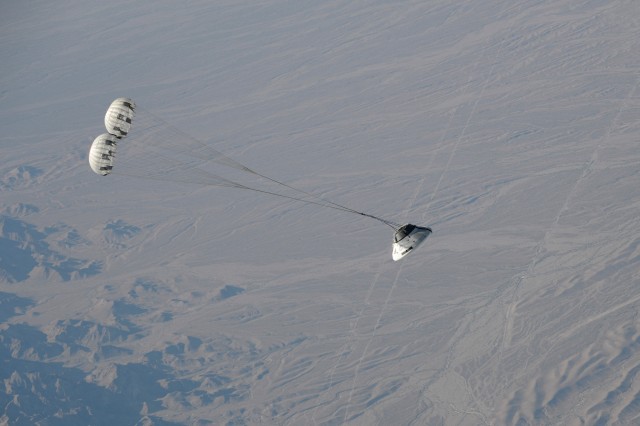 Sequence of 11 parachutes bring NASA Orion spacecraft to safe landing