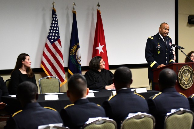 Sixteen Soldiers from Fort Knox, Campbell become U.S. citizens at local ceremony