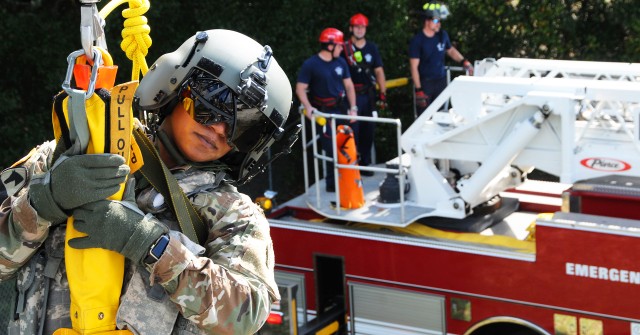 USASAM, fire department conduct hoist rescue training