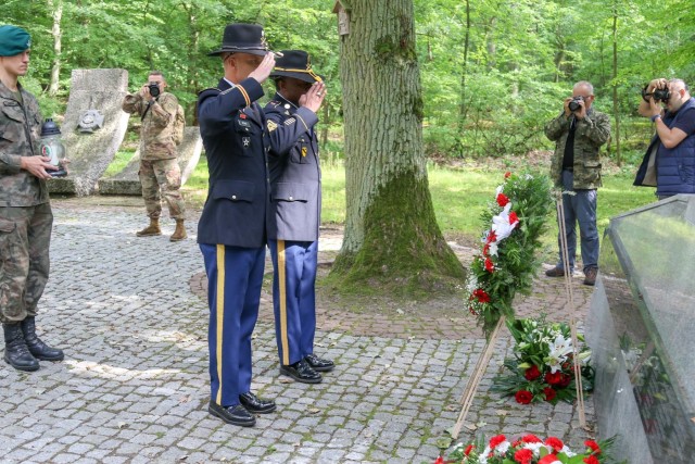 1-82 FA participates in Polish Celebrations