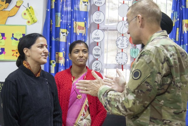 School children meet U.S. Soldiers in India