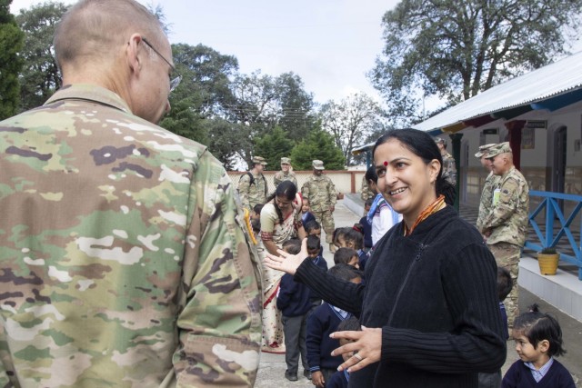 School children meet U.S. Soldiers in India