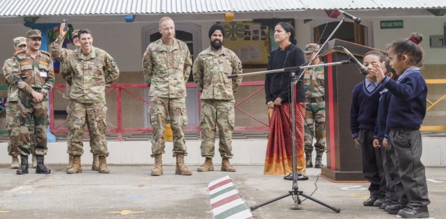 School children meet U.S. Soldiers in India