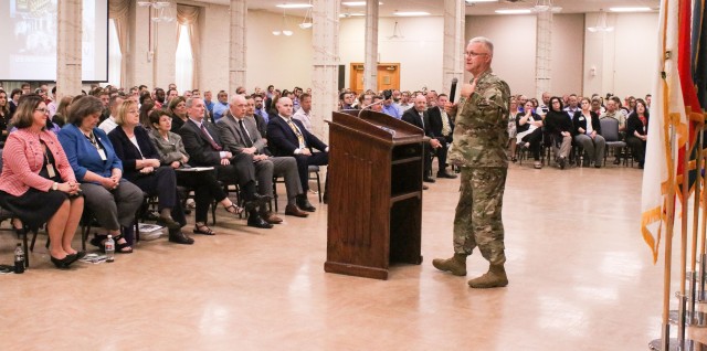 Maj. Gen. Pardew visits ACC-RI