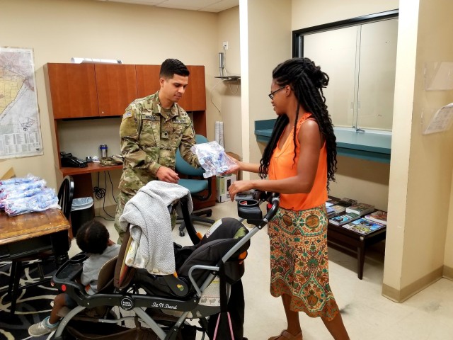 Soldier dolls shorten the distance