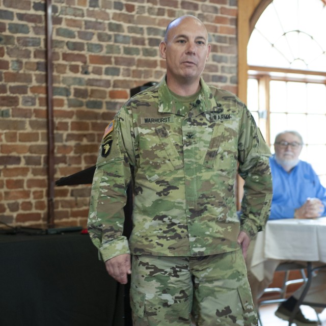 Commander speaks to Exchange Club