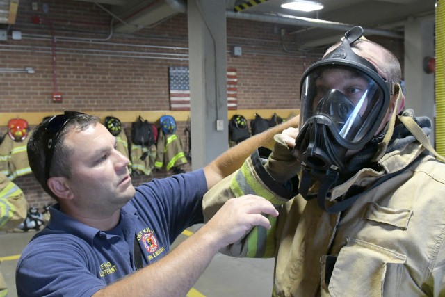 PHOTOS: Fort Knox garrison command team feels the heat during airfield firefighting training
